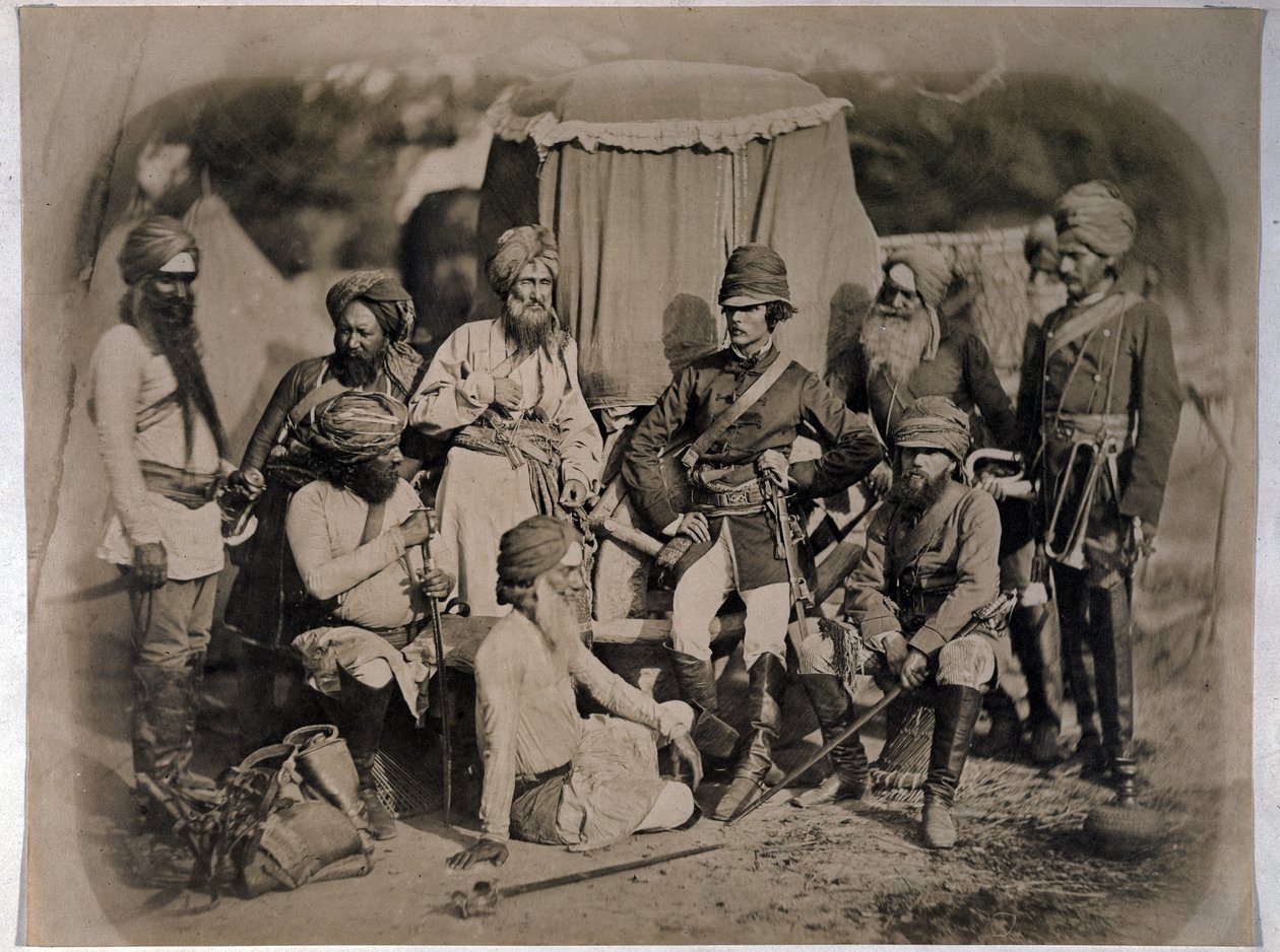 Un grupo de oficiales y hombres sikh, 1858 de English Photographer