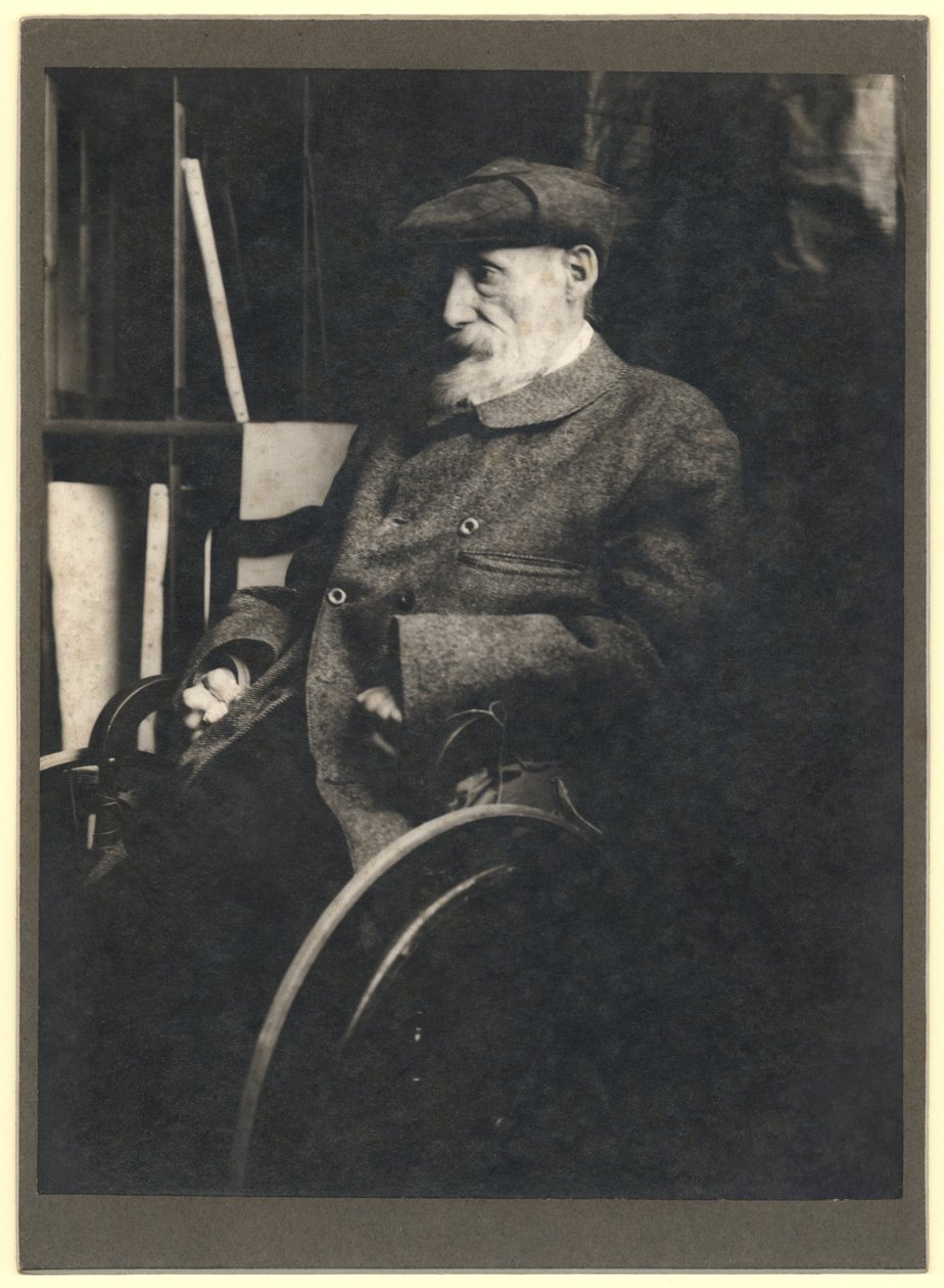 Auguste Renoir (1841-1919) en una silla de ruedas de French Photographer