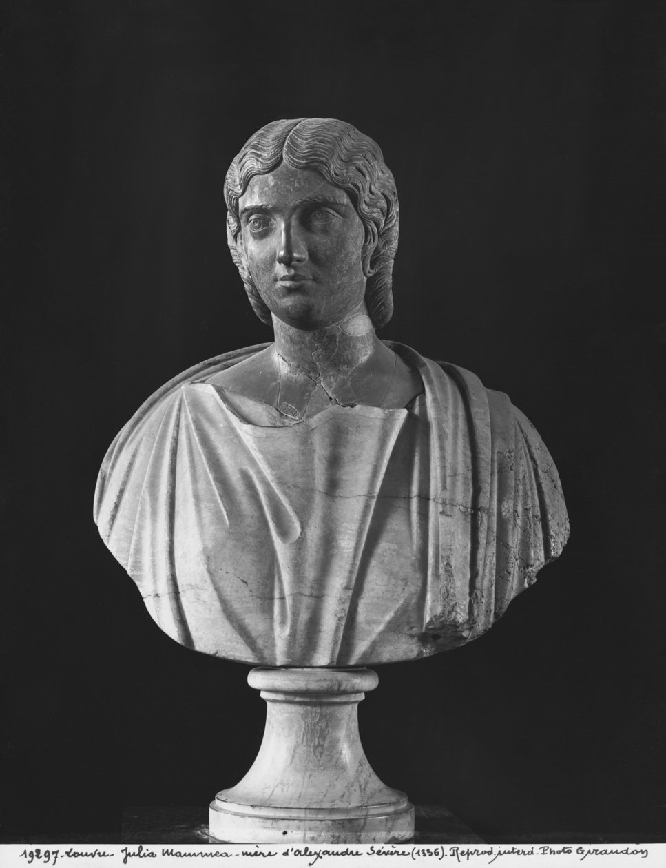 Busto de Julia Mamaea (180-235 d.C.) madre del emperador Severo Alejandro (205-235 d.C.) c.230 de Roman