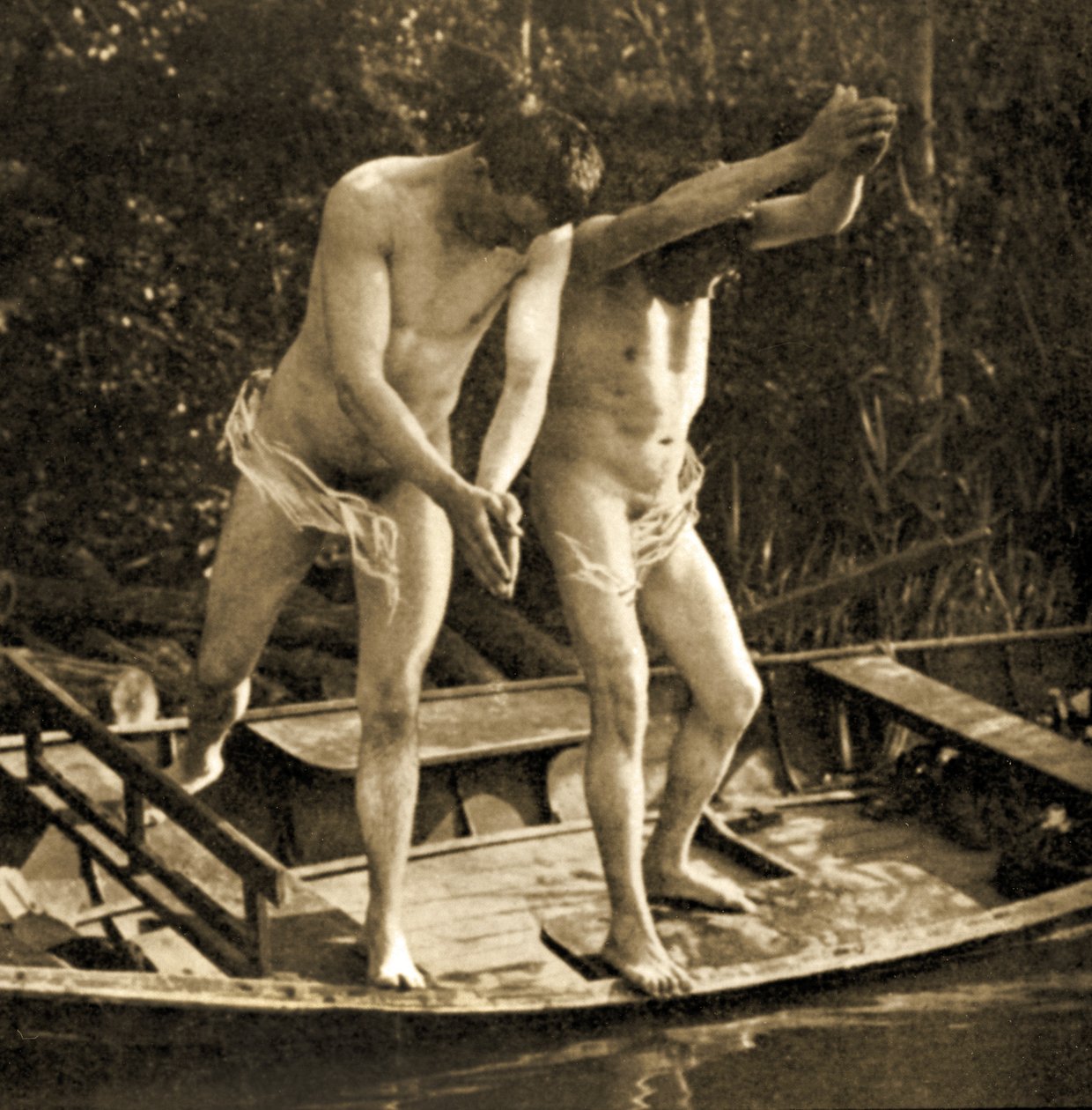 Saltando desde un bote de remos, c.1910 de Unknown