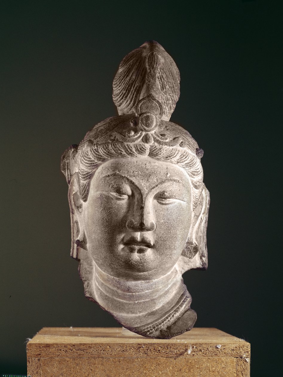 Cabeza de un Bodhisattva, Dinastía Tang (618-907), c.710 de Chinese School