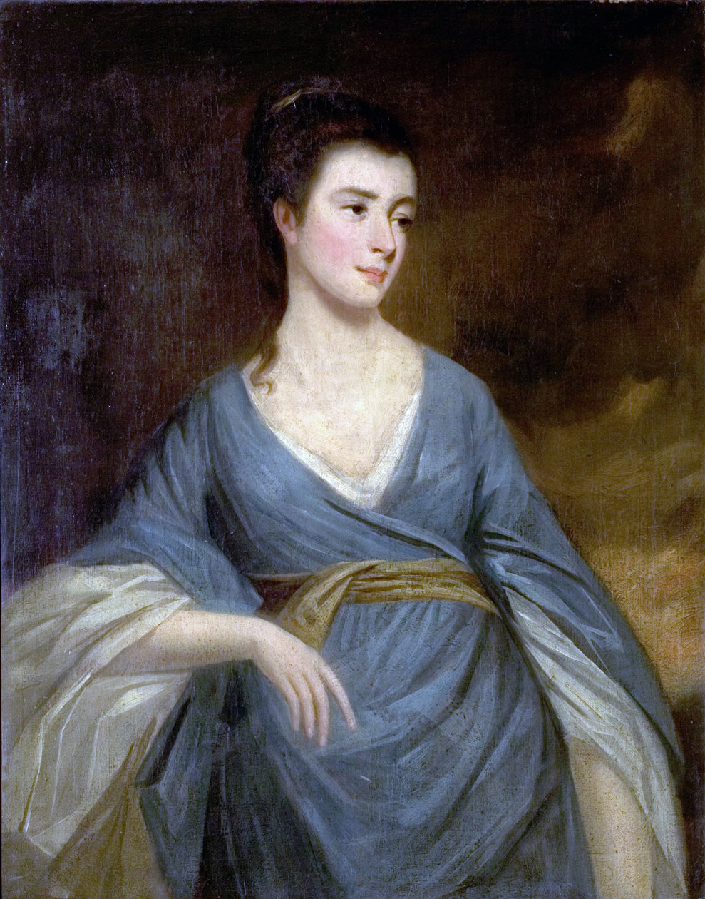 Joven con Vestido Azul de English School