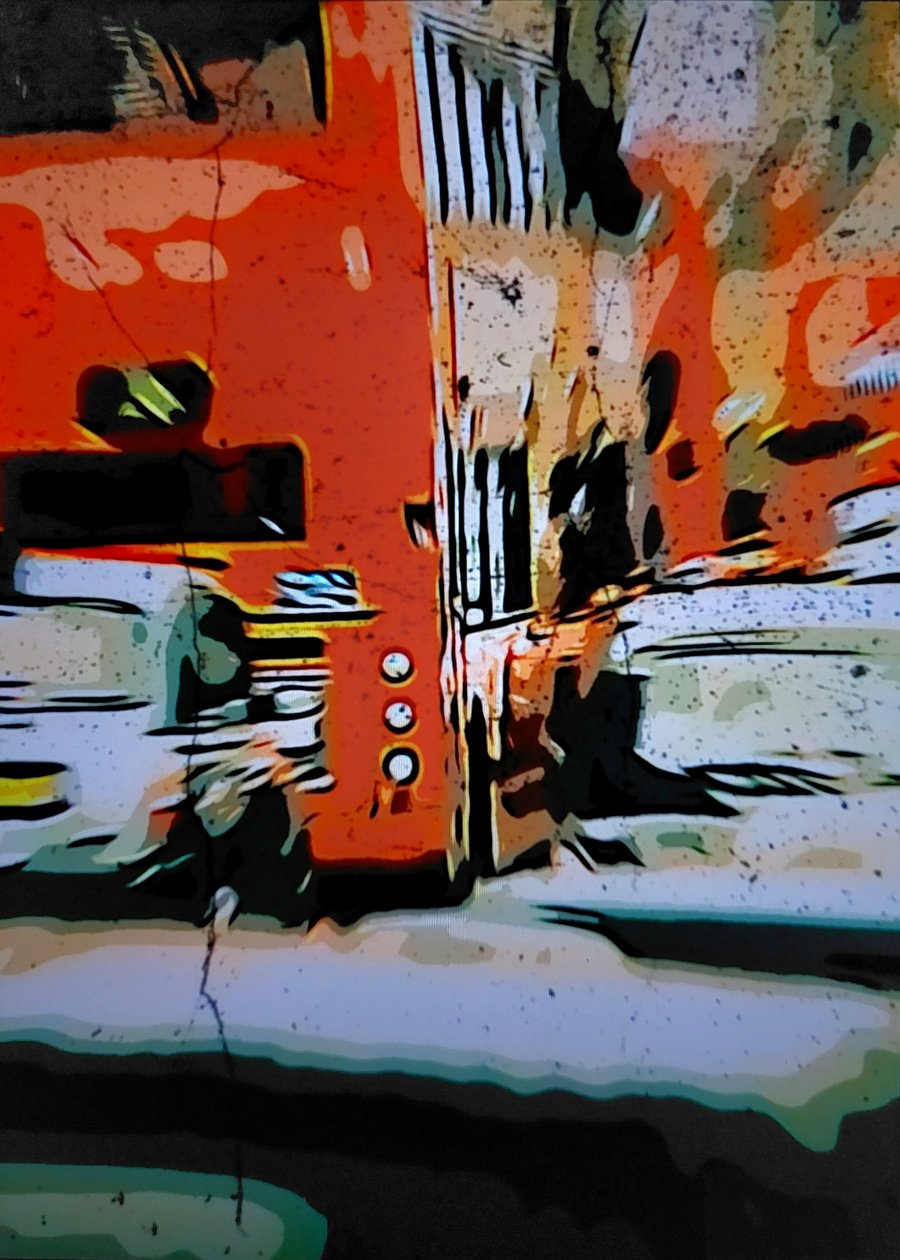 Autobús urbano naranja de Mavet