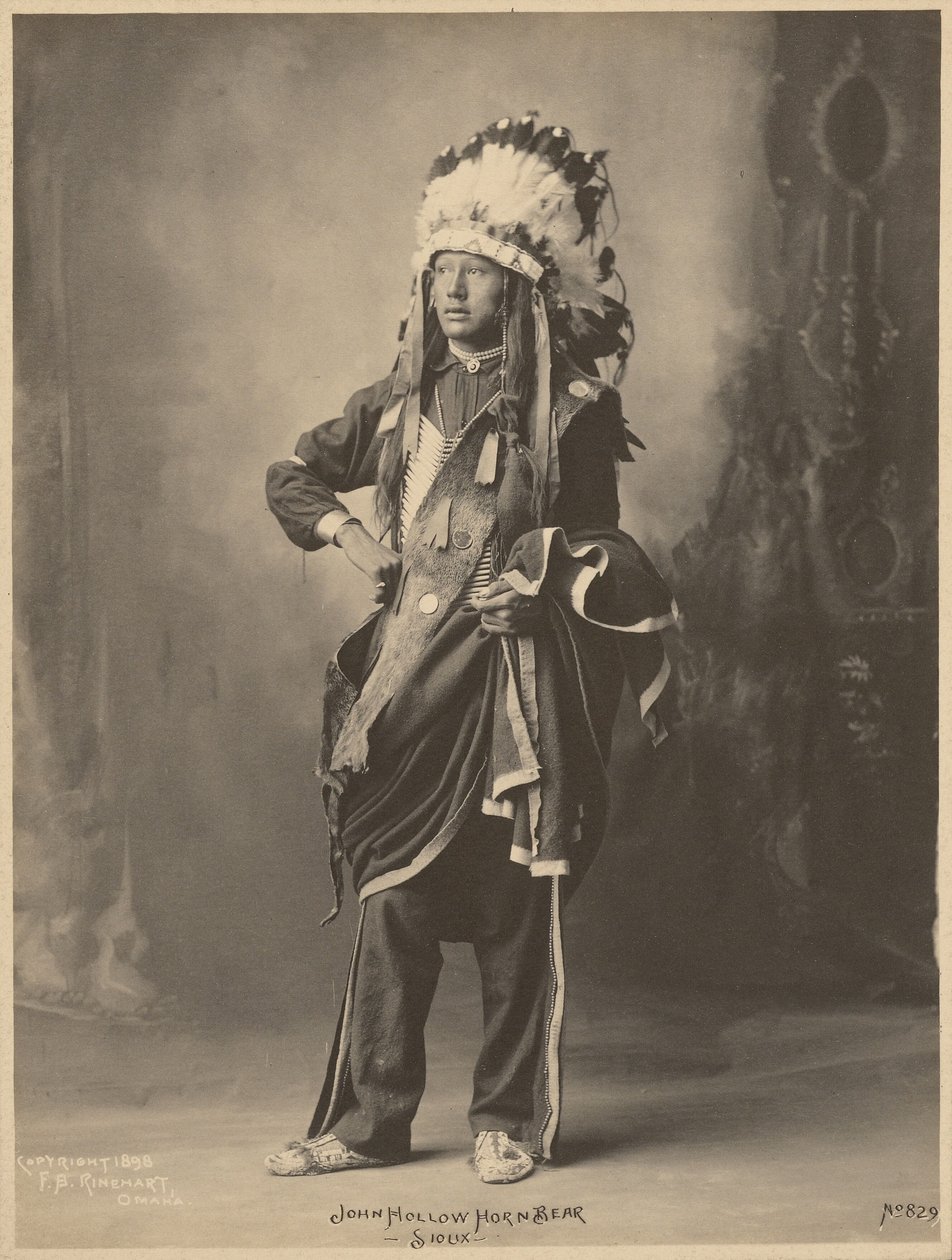 John Hollow Horn Bear, Sioux de Adolph F. Muhr