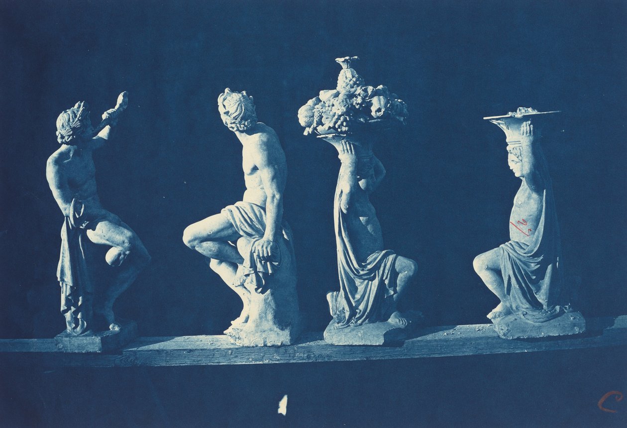 Cuatro estatuas de Adolphe Terris