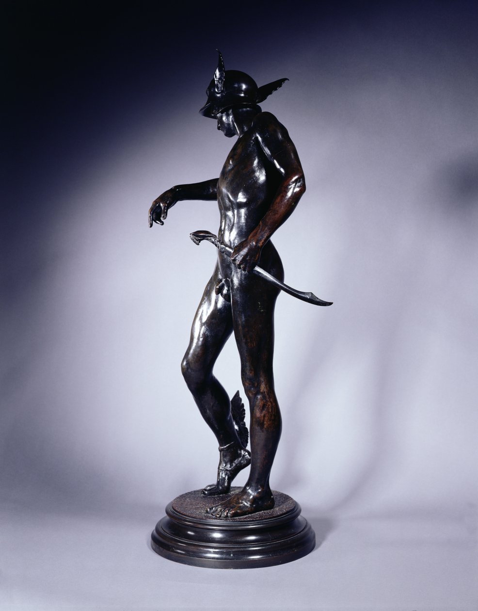 Perseo armándose, 1882 (bronce) de Alfred Gilbert