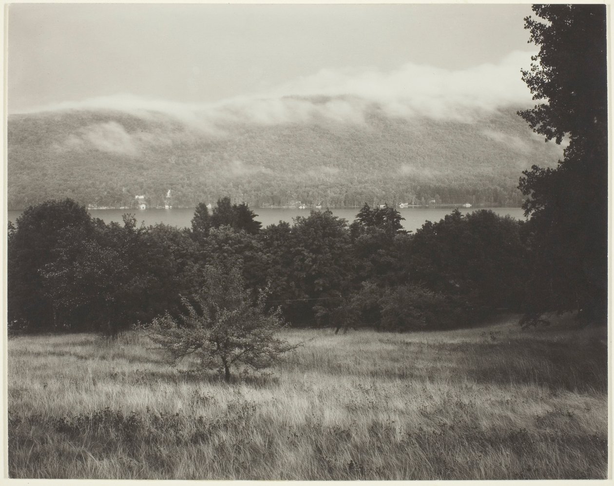 Lago George desde la colina de Alfred Stieglitz