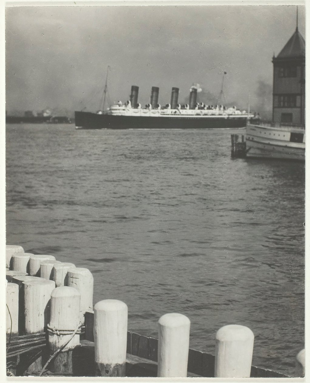 Hacia el Exterior, El Mauretania, 1910, impreso 191832 de Alfred Stieglitz