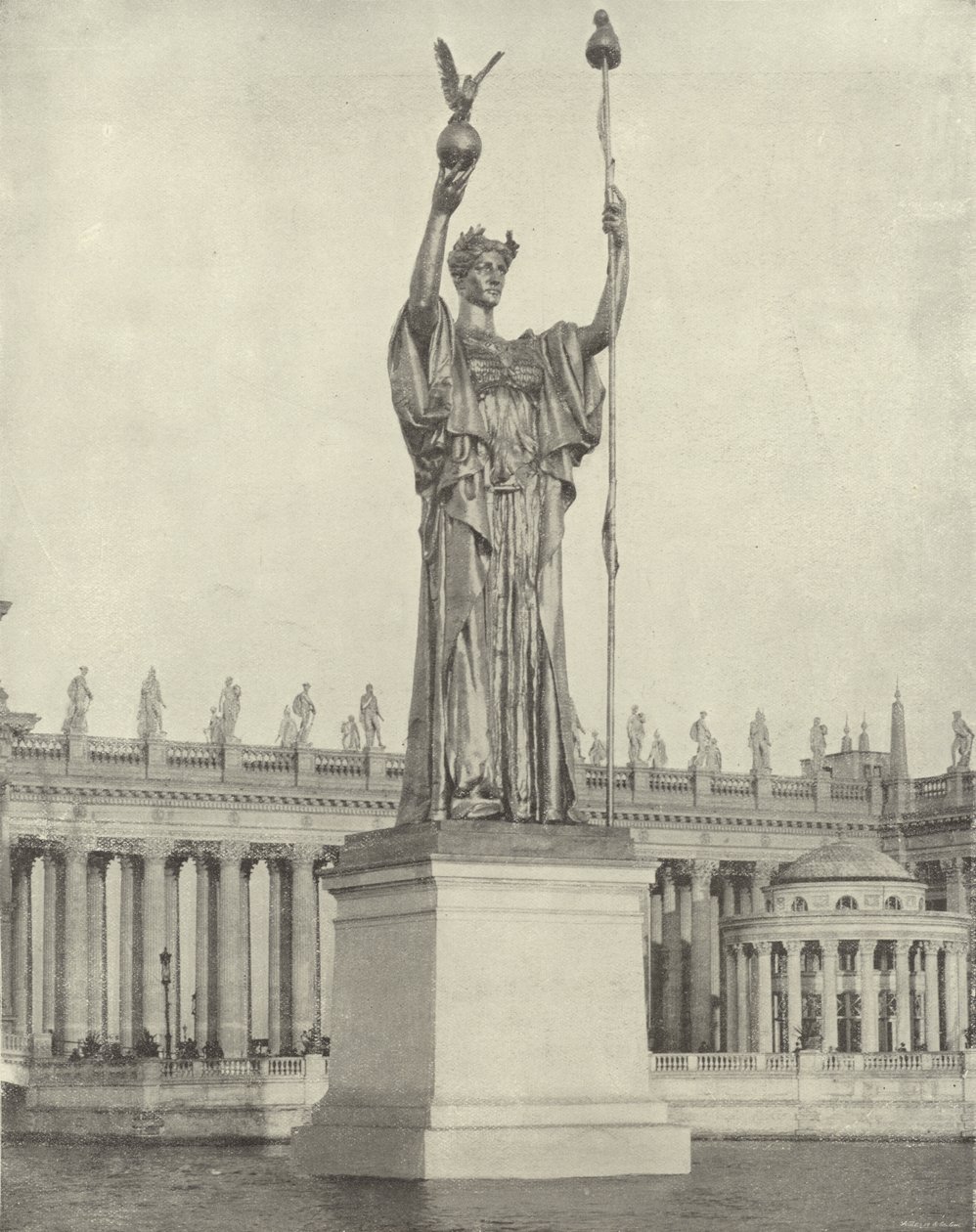 La Estatua Heroica de la República de American Photographer