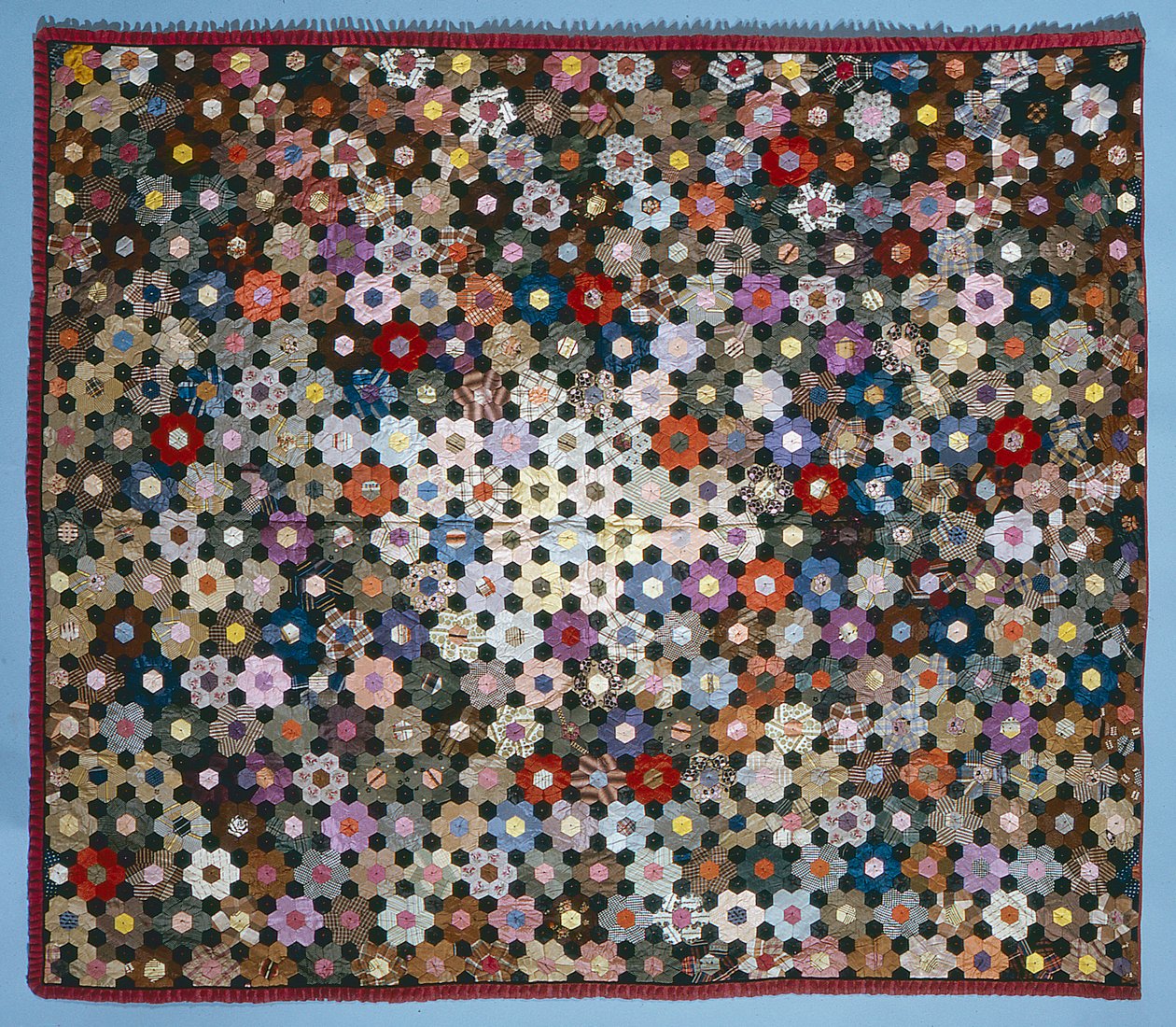 Colcha de rompecabezas de flores ópticas, 1854 (seda) de American School