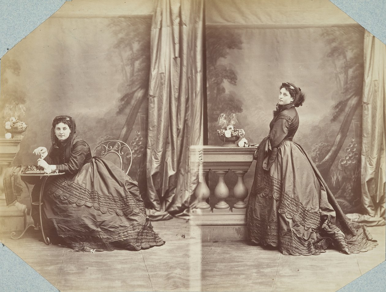 Demi-Monde II 57, 1858-68 de Andre Adolphe Eugene Disderi