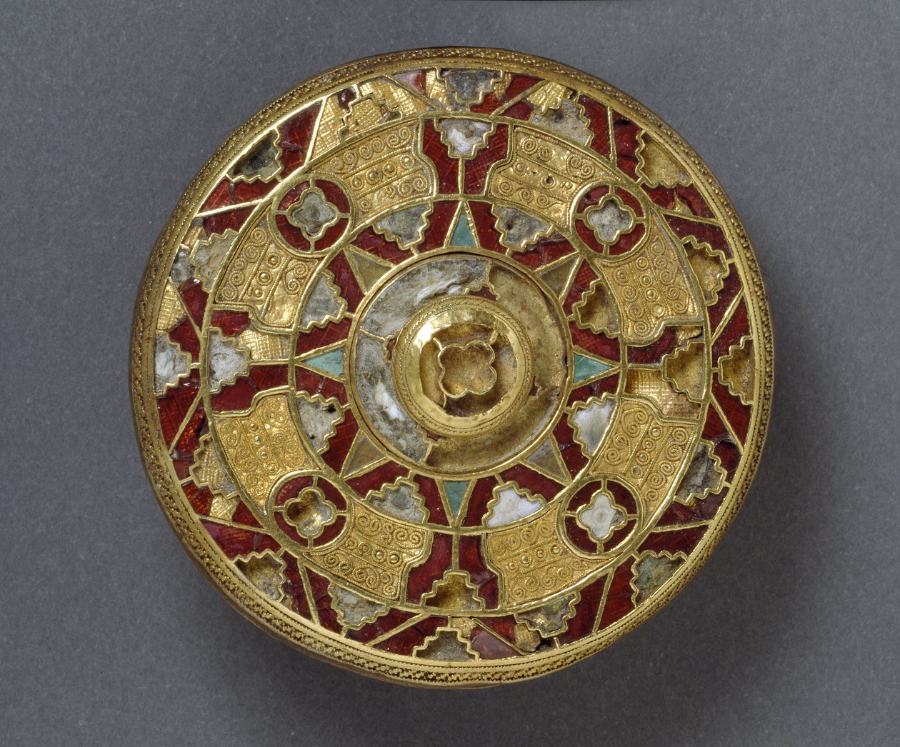 Broche de disco con joyas, de Sarre, Kent, anglosajón de Anglo Saxon