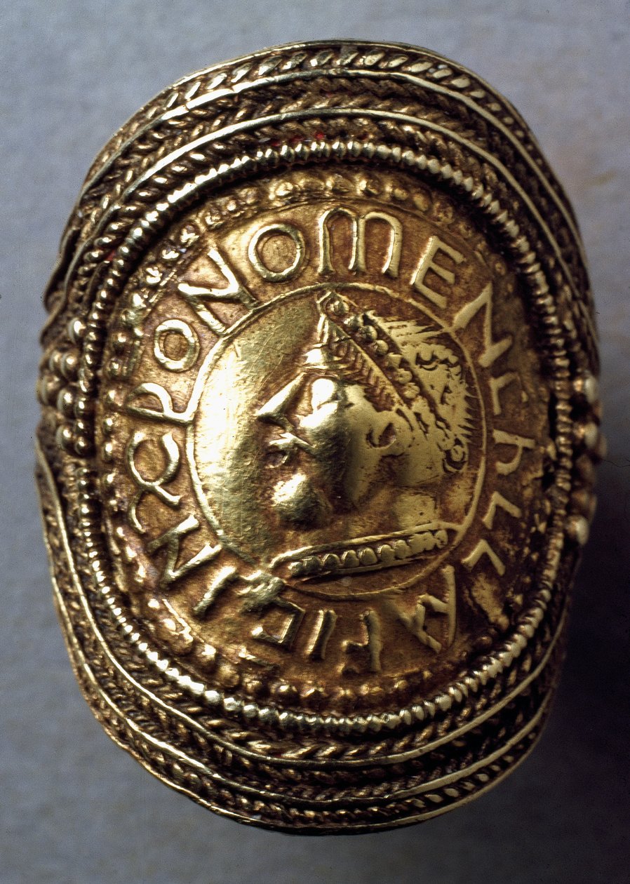 Anillo sajón tardío, probablemente c. siglo VII (detalle) de Anglo Saxon