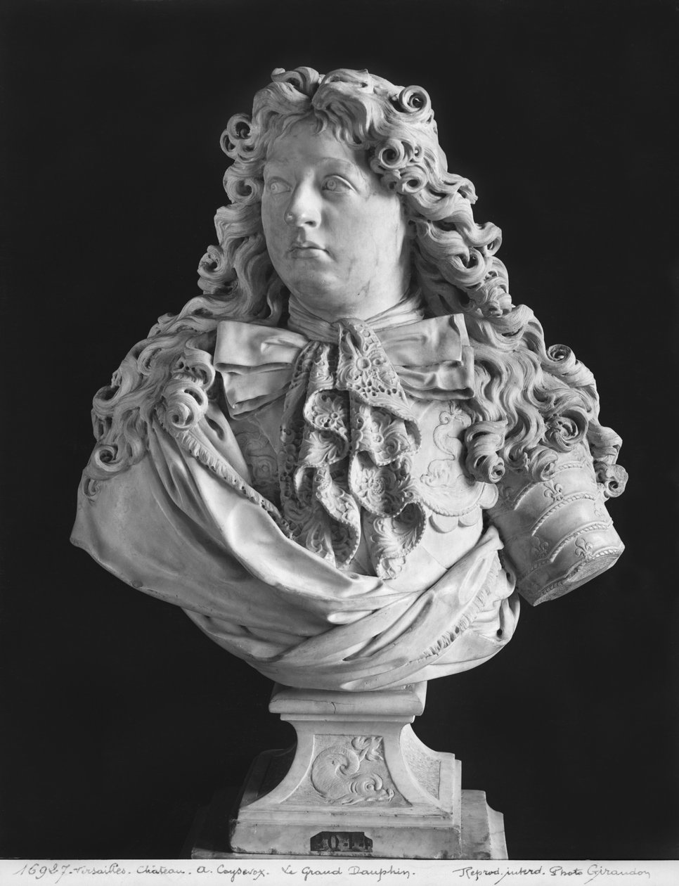Busto de Luis de Francia (1661-1711) Monseigneur le Dauphin, conocido como Le Grand Dauphin, 1679 de Antoine Coysevox