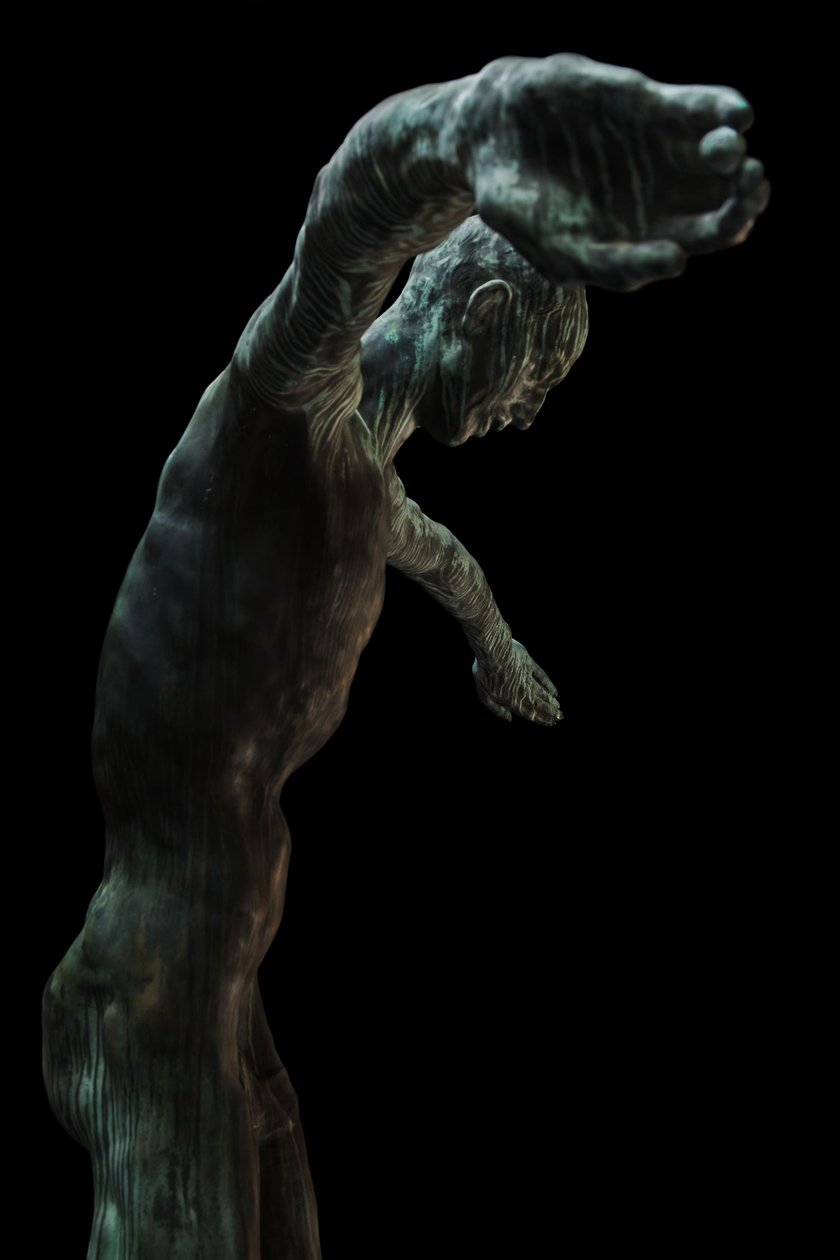 El último hombre (Ecce Homo) de Anton Hanak