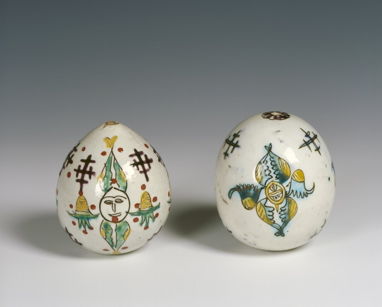 Globos colgantes de Kütahya (cerámica) de Armenian School