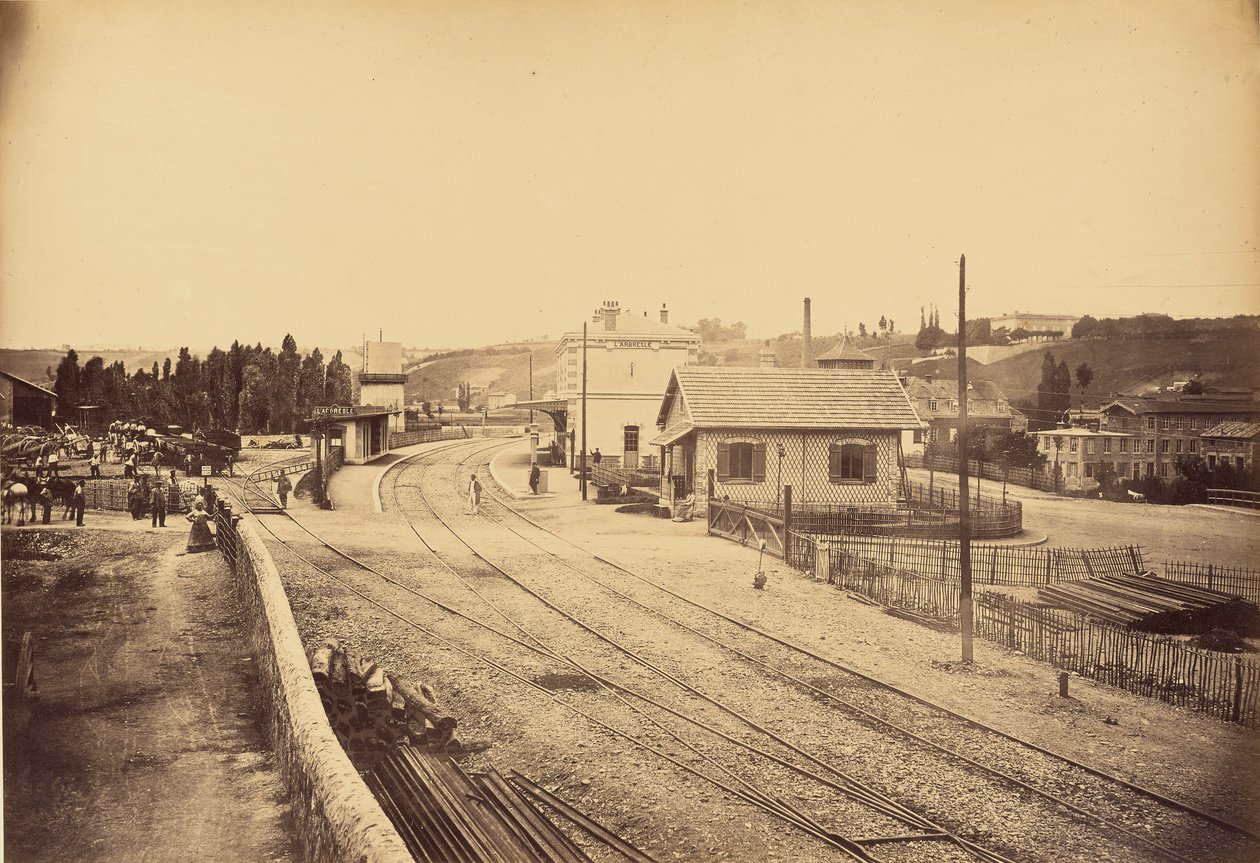 Paso a nivel y estación, L