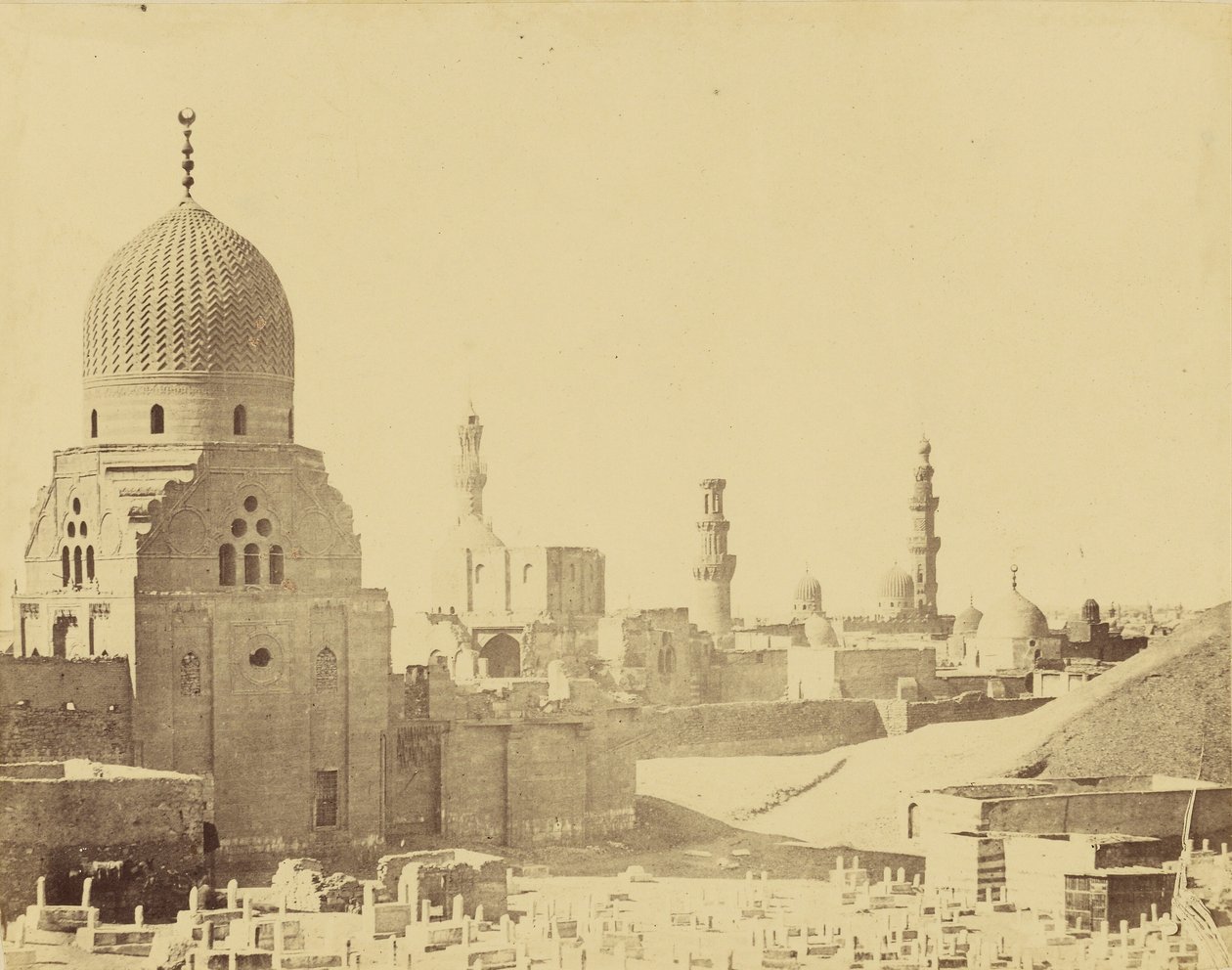 Tumbas de los Califas (El Cairo). de Baron Paul des Granges