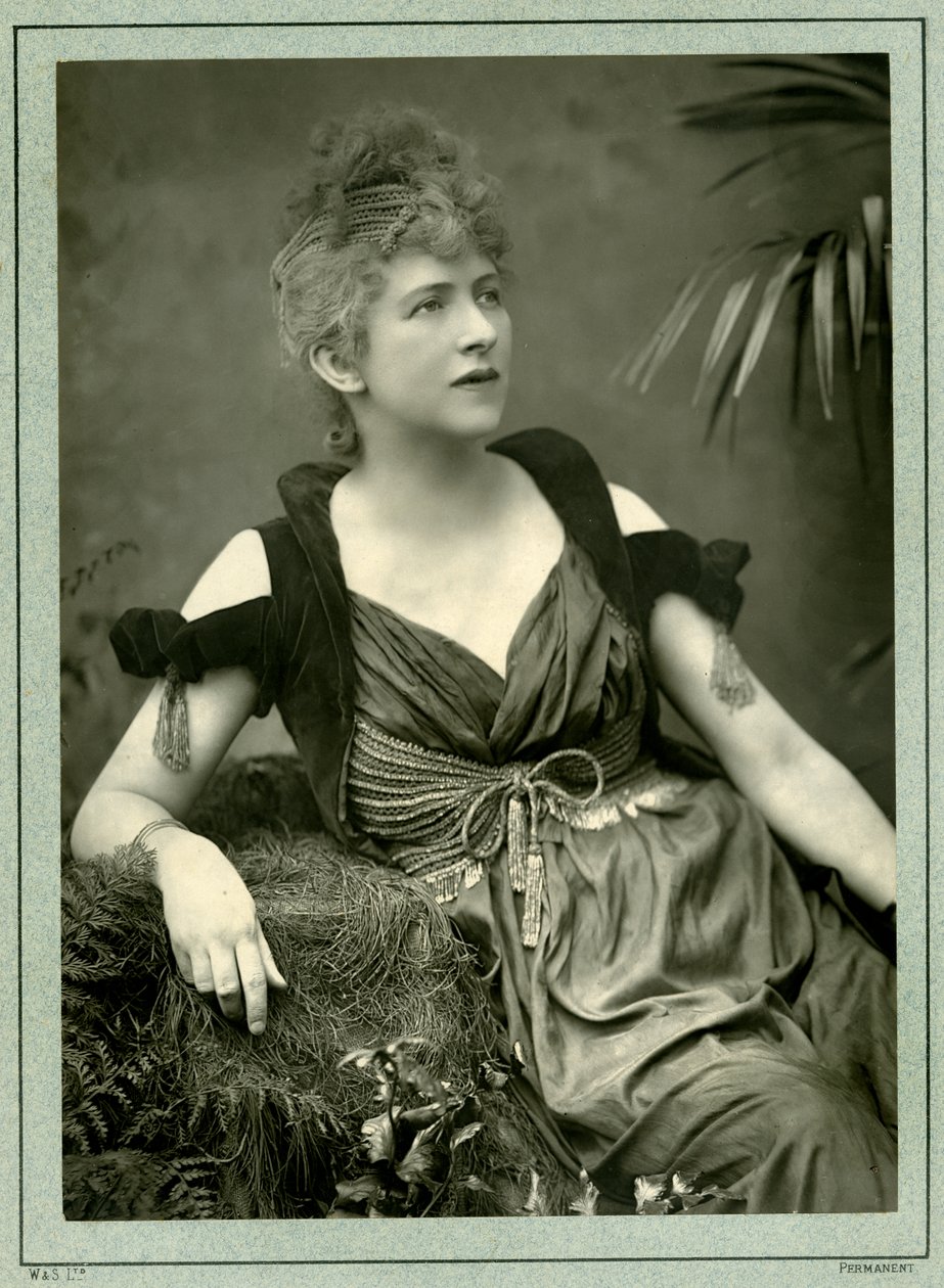 Sra. Bernard Beere de British Photographer