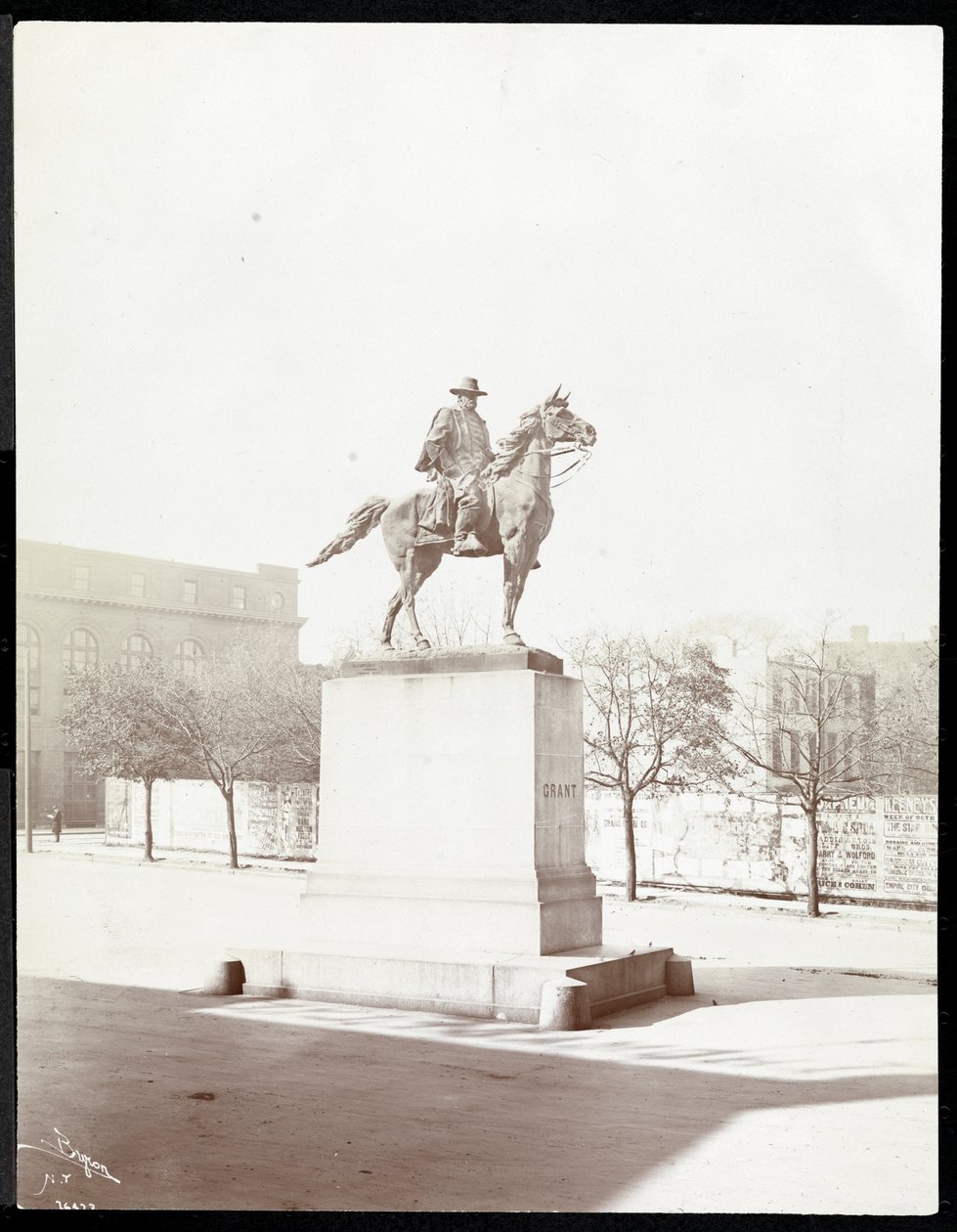 Estatua ecuestre del General Ulysses Simpson Grant en Brooklyn, Nueva York, 1908 de Byron Company