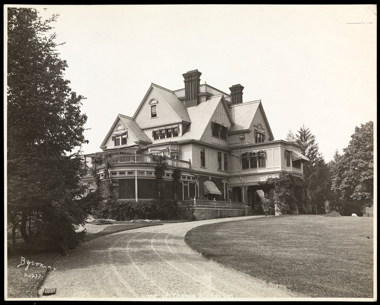 El hogar de Thomas Edison, 1920 de Byron Company