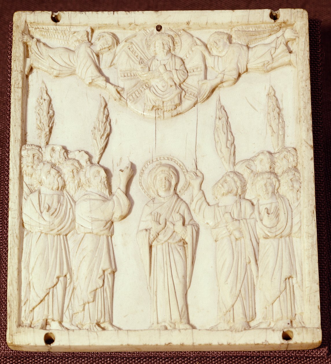 Placa que representa la Ascensión, probablemente de una cubierta de libro, principios del siglo XI de Byzantine