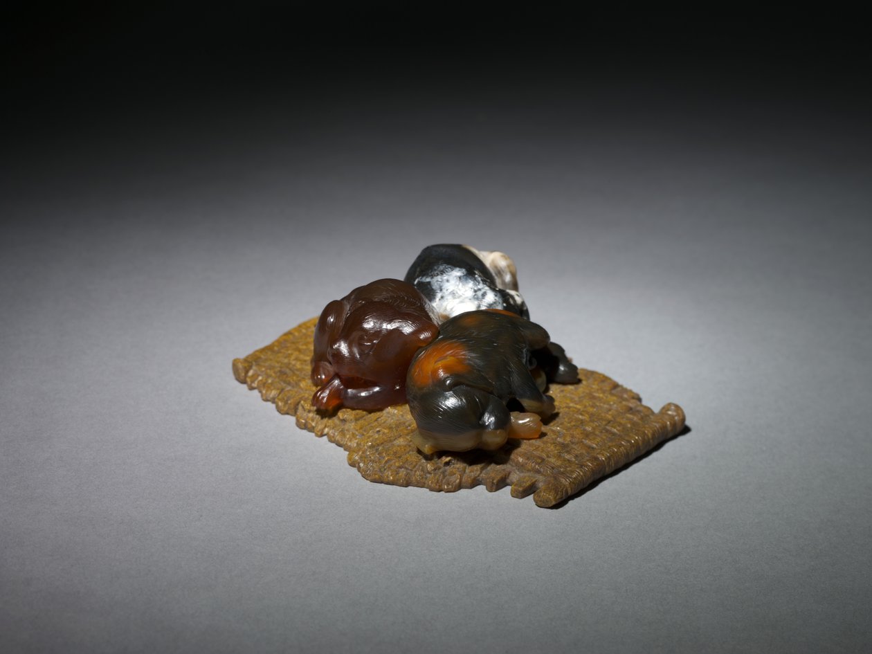 Cachorros en una estera, finales de 1800-principios de 1900 de Carl Fabergé