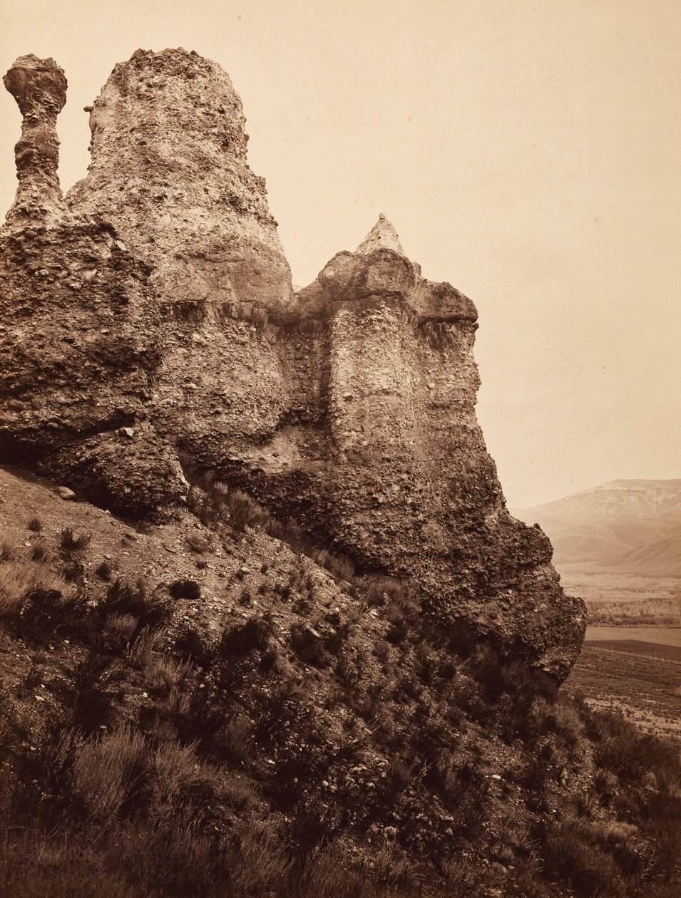 Witches Rock, cerca de Echo City, Utah de Carleton E. Watkins