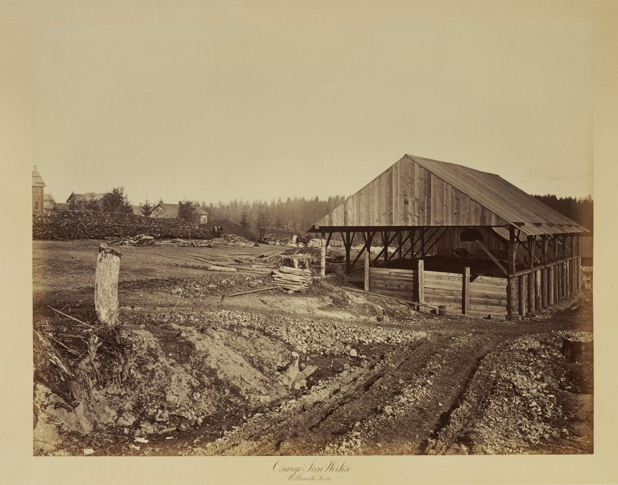 Oswego Iron Works, río Willamette de Carleton Watkins