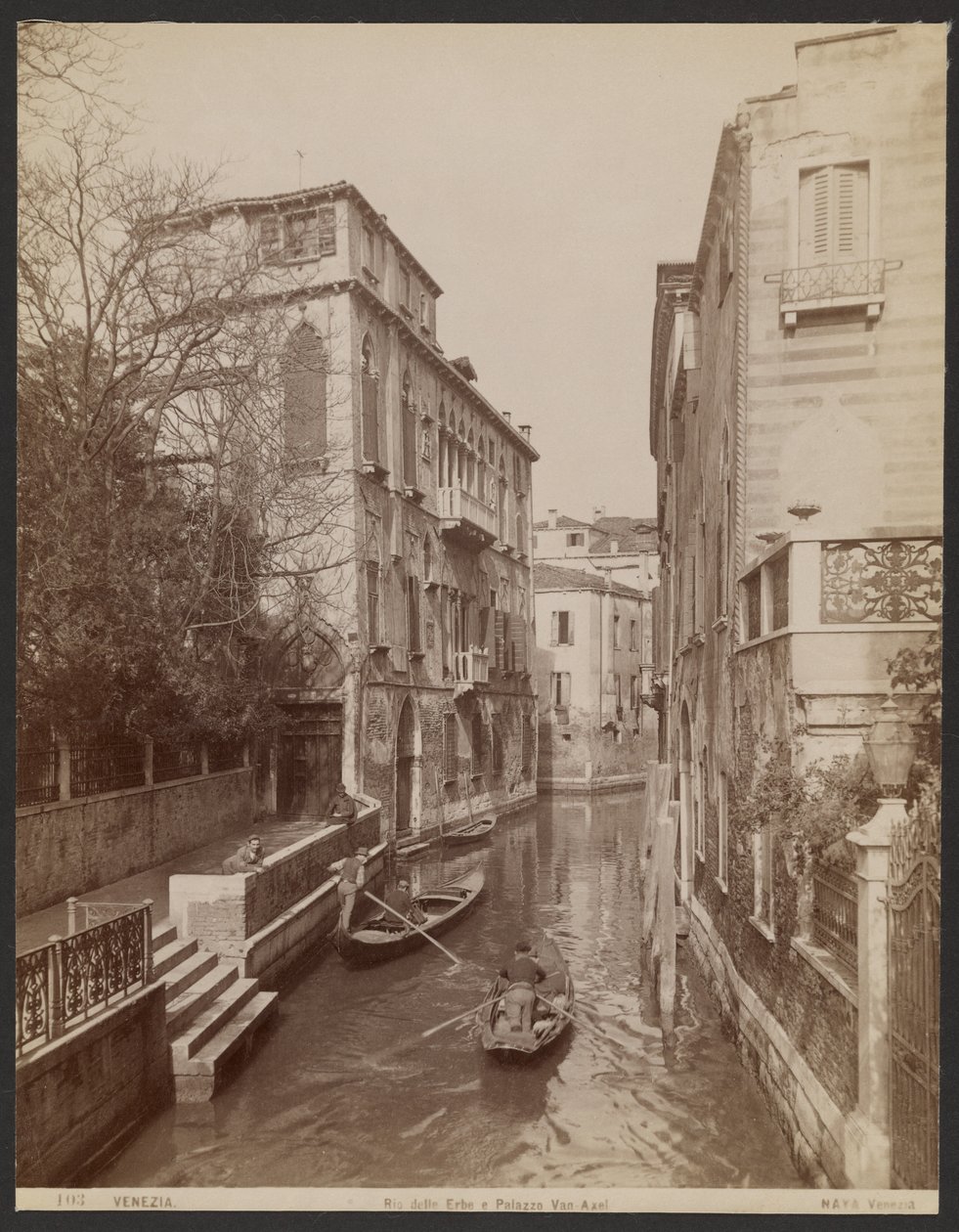 Rio delle Erbe y Palacio Van-Axel de Carlo Naya