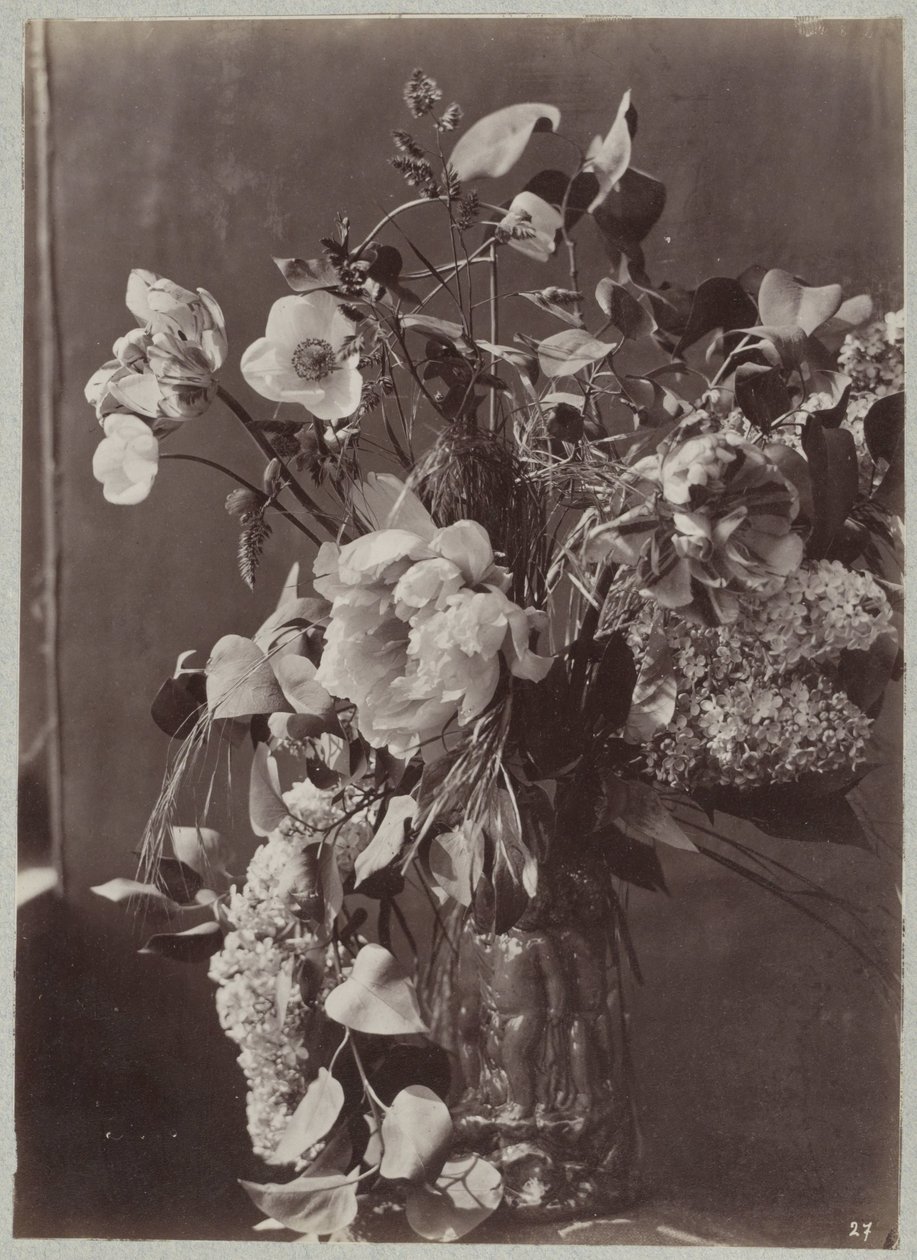 Estudio de flores con jarrón adornado de Charles Aubry (manner of)