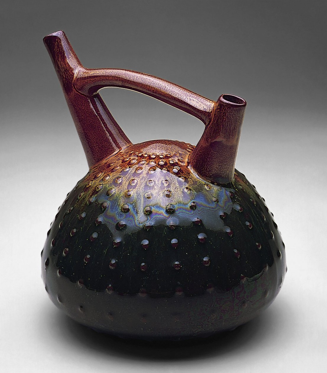 Vasija de erizo de mar con doble pico, c.1879-1882 de Christopher Dresser