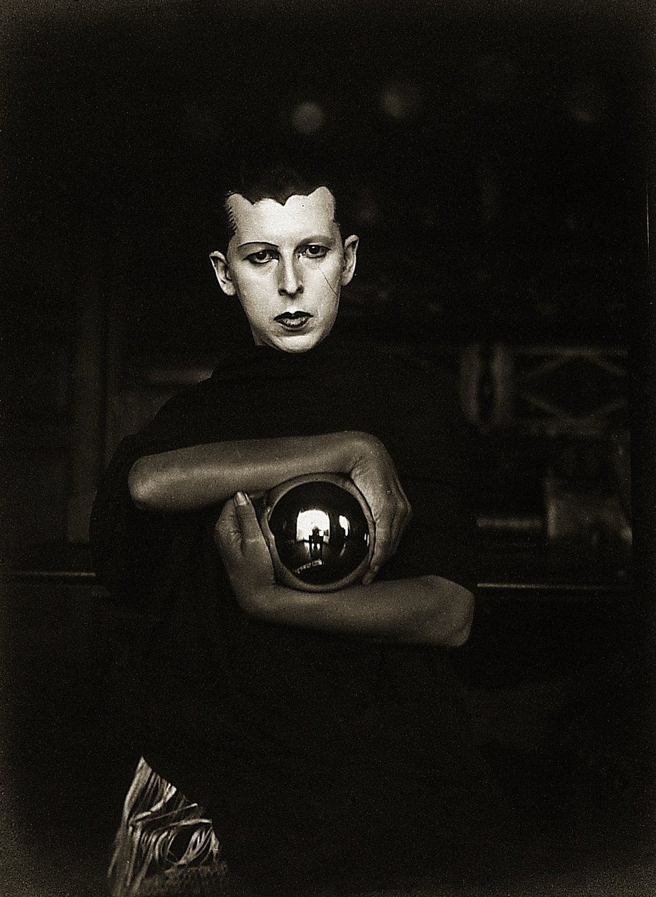 Autorretrato, c.1927 (gelatina de plata) de Claude Cahun