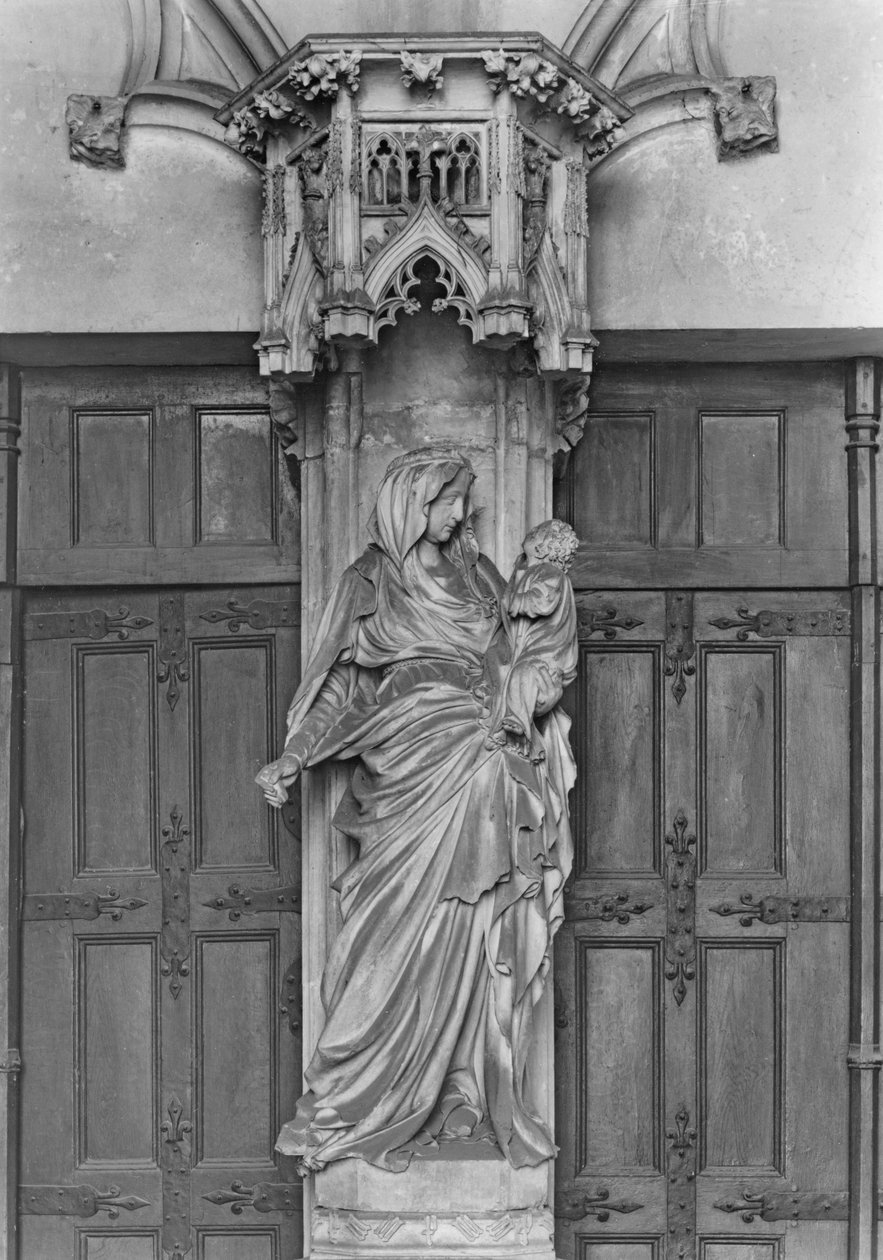 Portal con un trumeau que representa a la Virgen y el Niño de Claus and Malouel, Jean Sluter