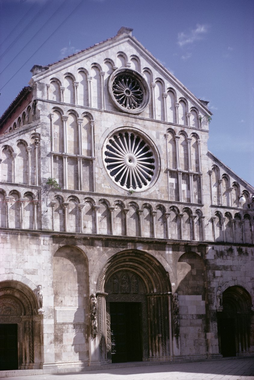 Fachada de la catedral de Croatian School