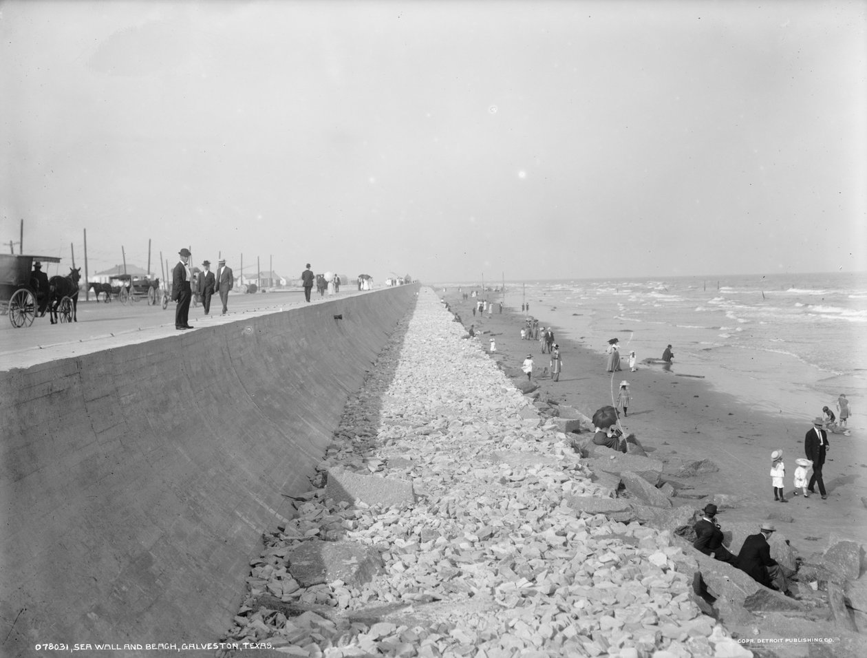 Malecón y playa, Galveston, Texas, 1910-20 de Detroit Publishing Co.