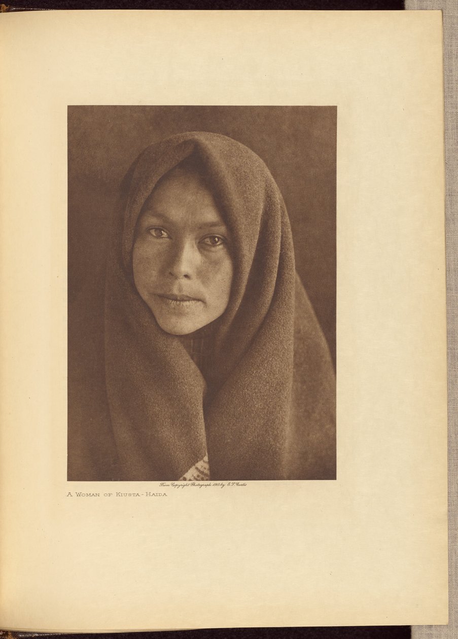 Una mujer de Kiusta - Haida de Edward S. Curtis