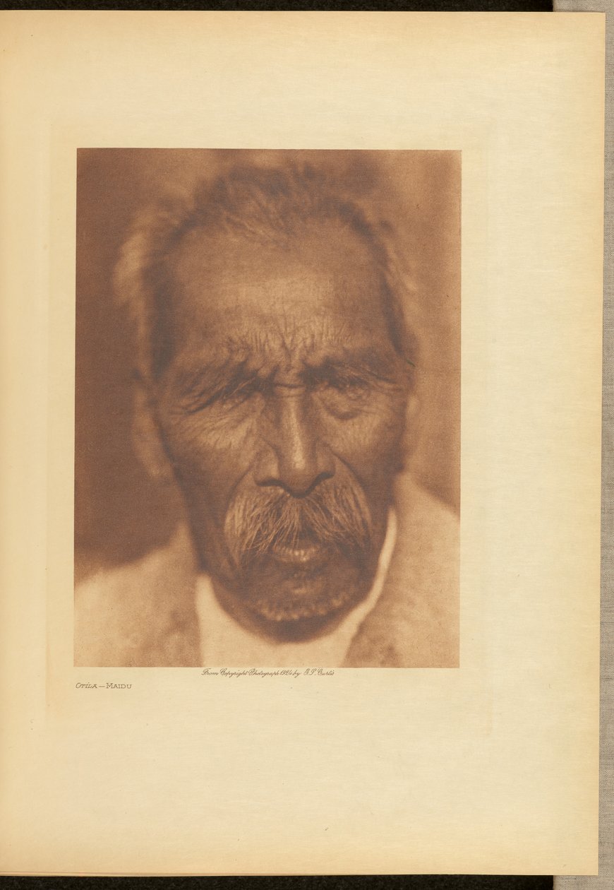 Otila - Maidu de Edward S. Curtis