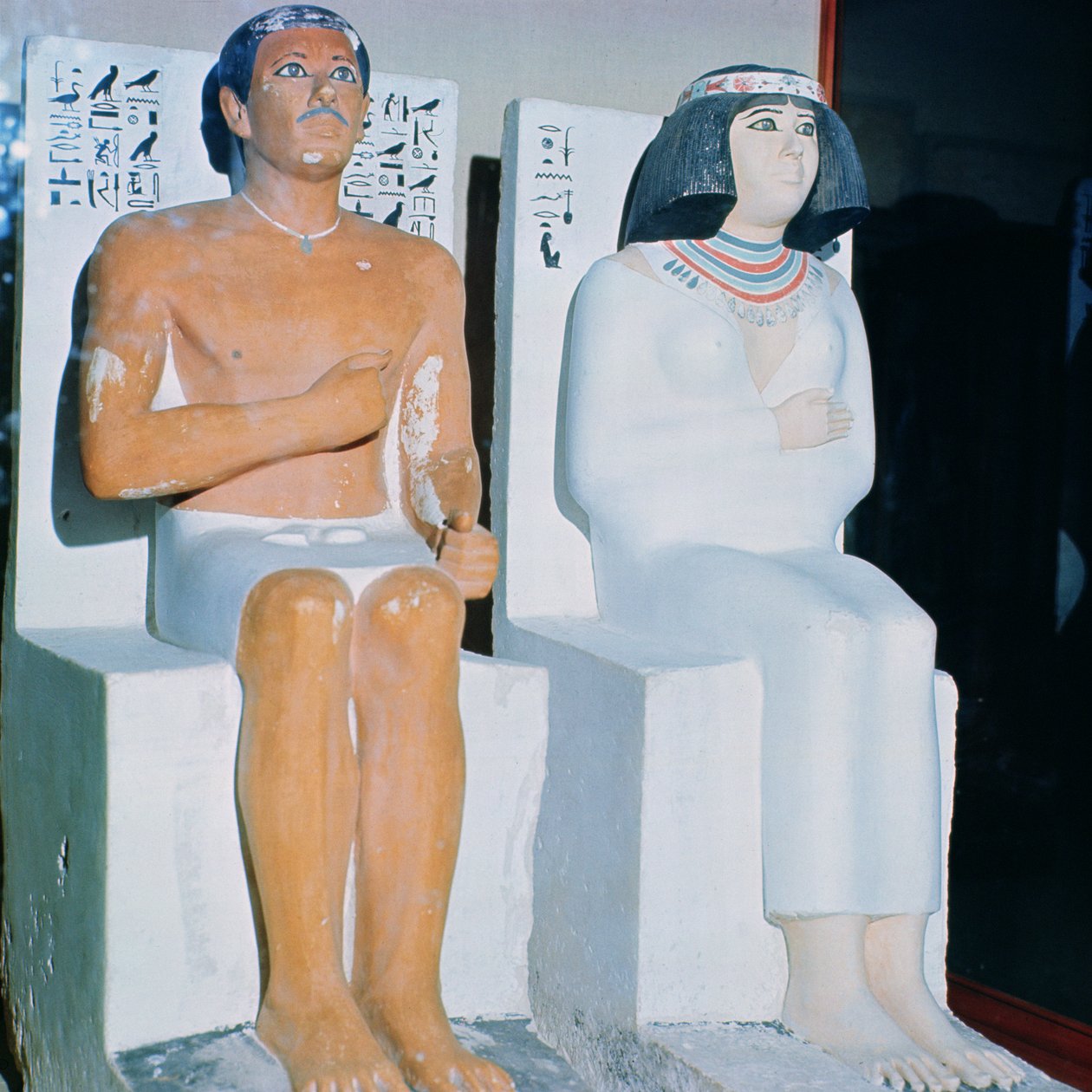 Rahotep y su esposa, Nofret, de Meydum, c.2620 a.C. de Egyptian 4th Dynasty
