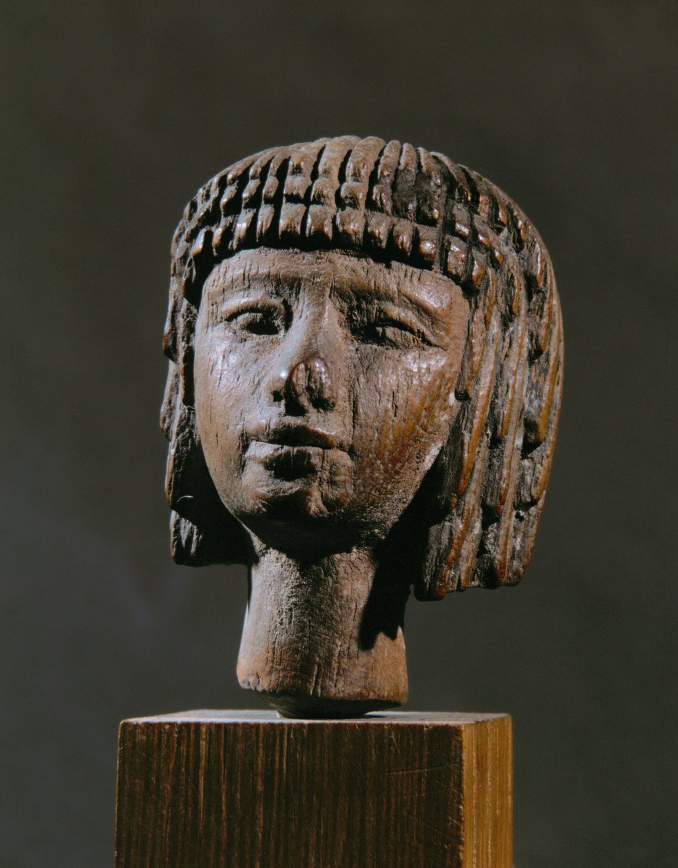 Cabeza de una niña nadadora de Egyptian 18th Dynasty