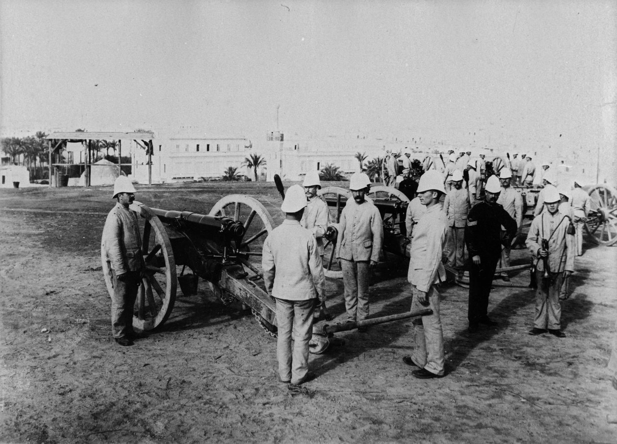 Artilleros Británicos con Cañón, c.1882-3 de English Photographer