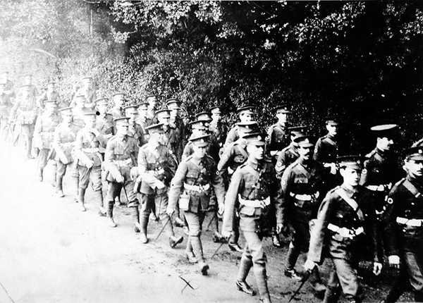 Tropas Británicas en Marcha de English Photographer