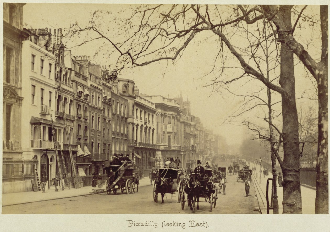 Piccadilly mirando al Este de English Photographer