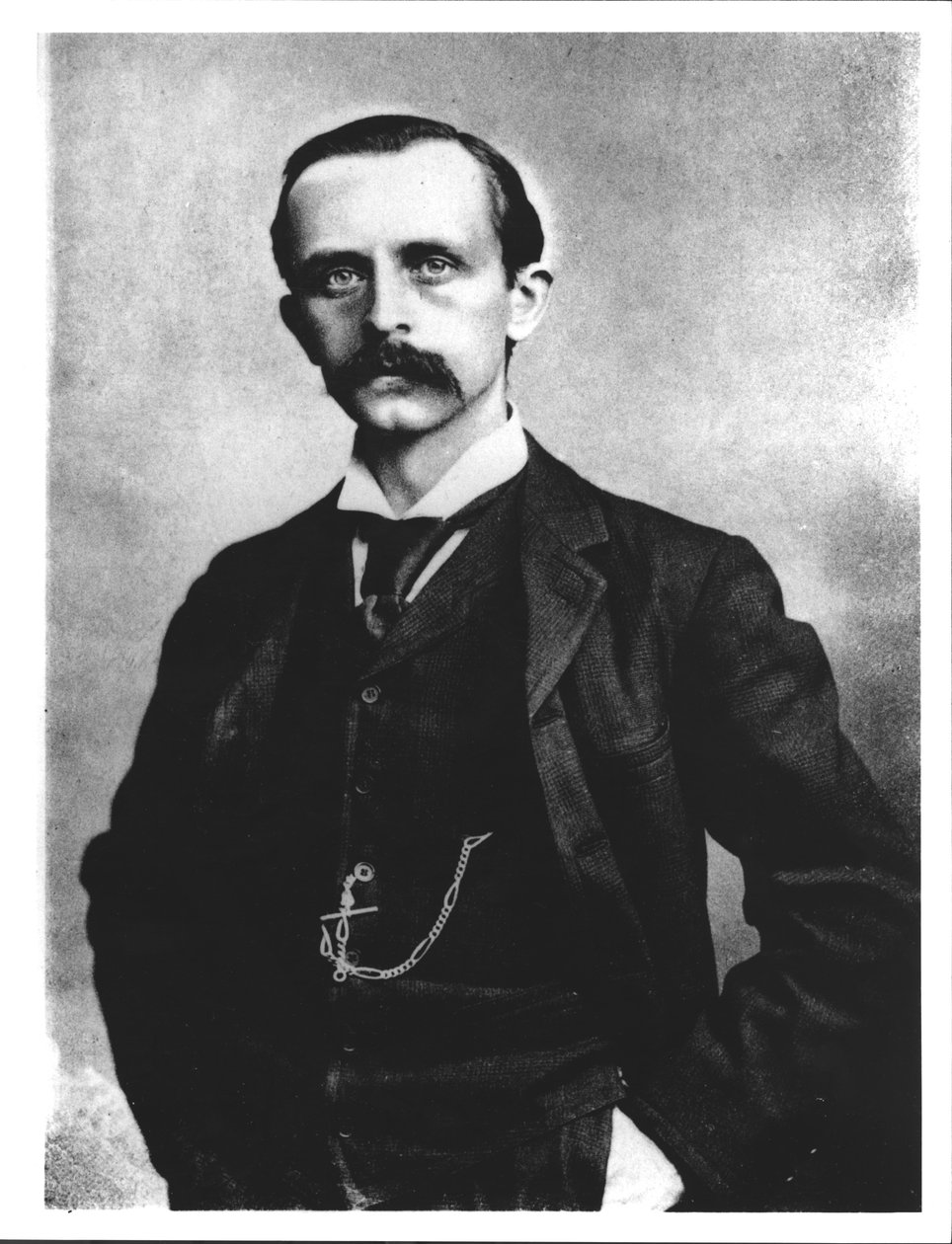 Sir James Matthew Barrie (1860-1937) de English Photographer