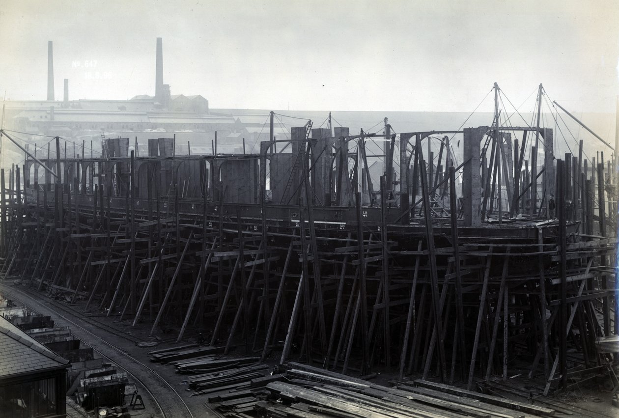 El rompehielos transbordador de trenes SS Baikal en construcción por Sir W.G. Armstrong Mitchell and Co. Ltd., en el astillero Low Walker, Newcastle upon Tyne en 1896 de English Photographer