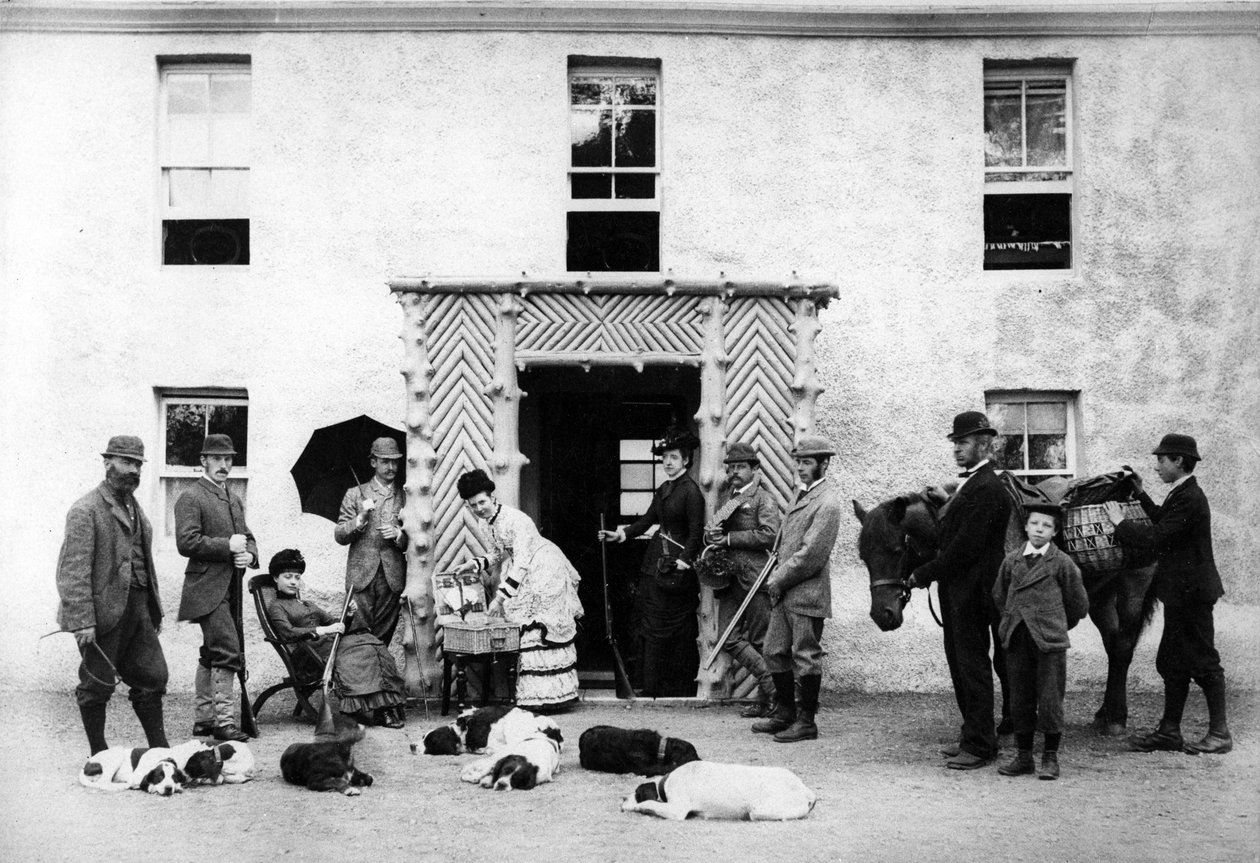 Fiesta de caza en una casa de campo, c.1890 de English Photographer