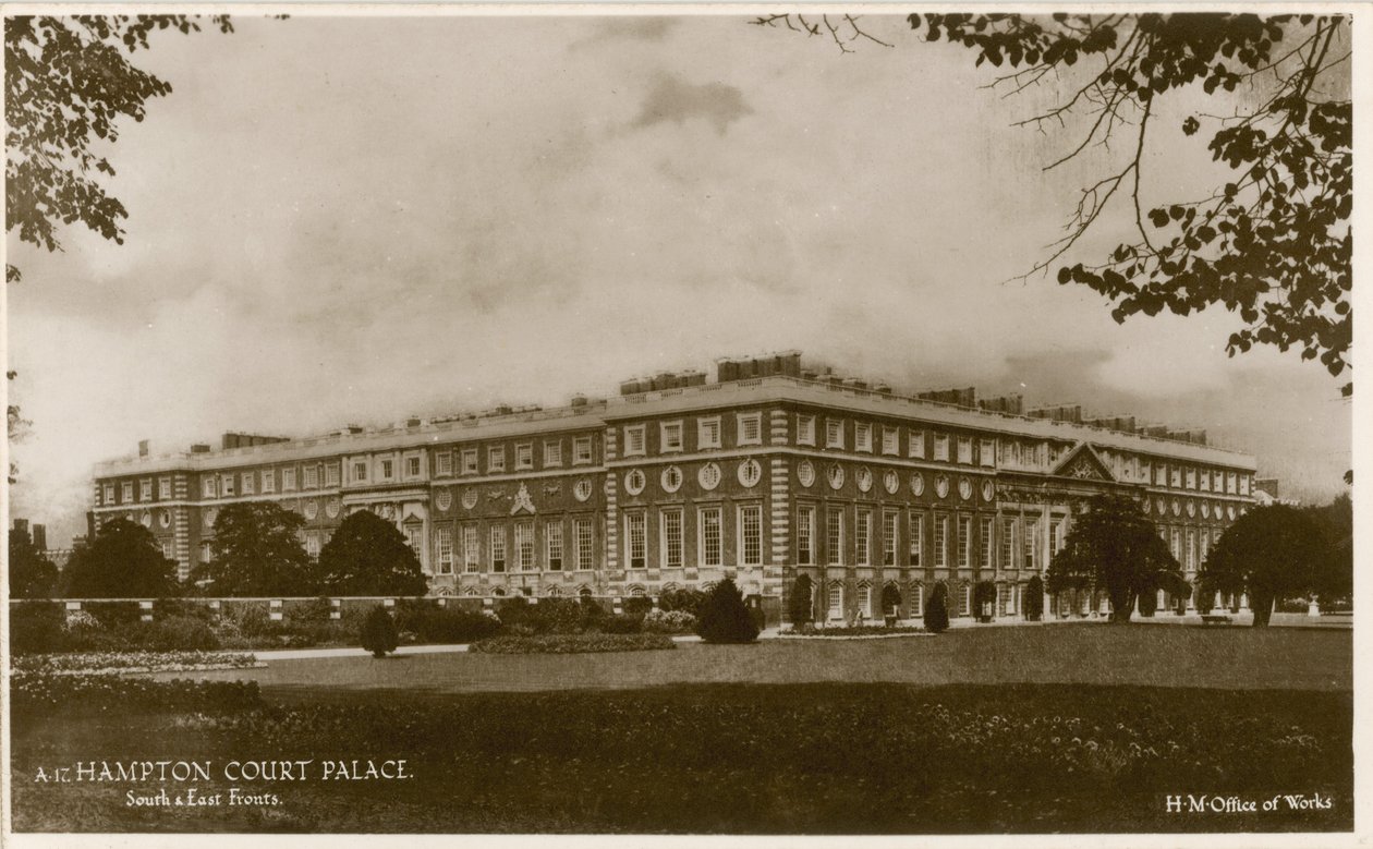 Palacio de Hampton Court, frentes sur y este de English Photographer