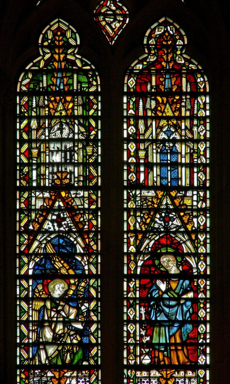 Ventana Ww que representa la Anunciación de English School