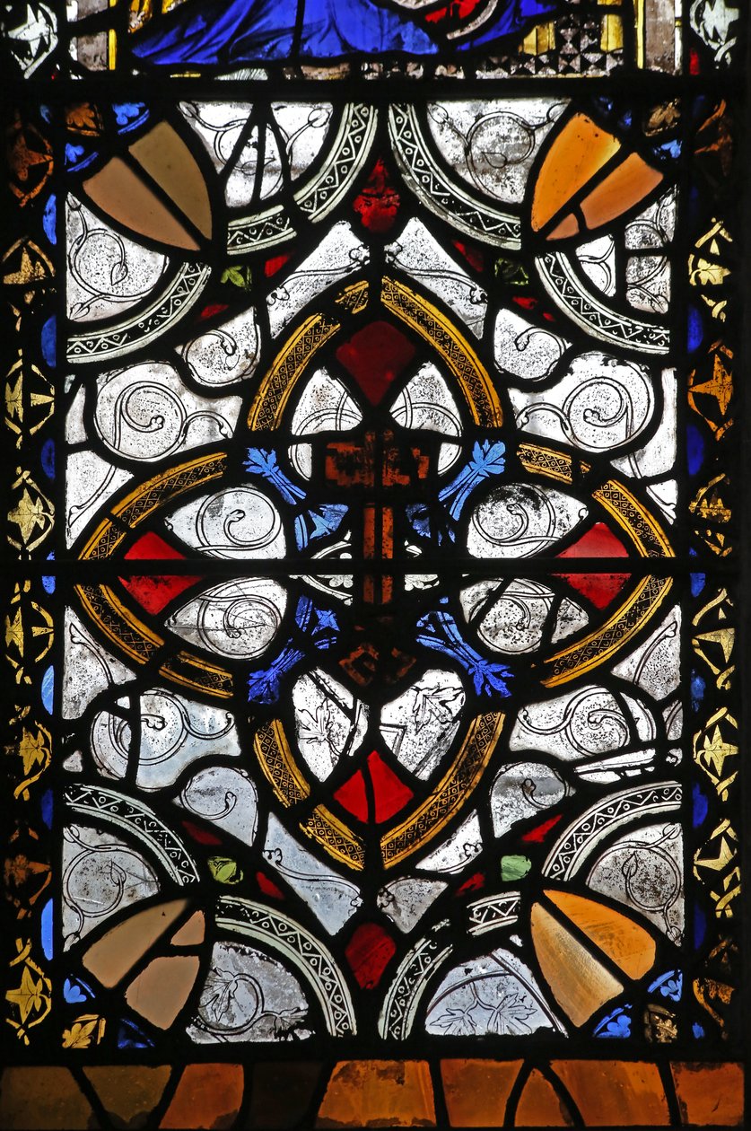 Ventana n4 que representa grisalla y emblema de San Pedro de English School