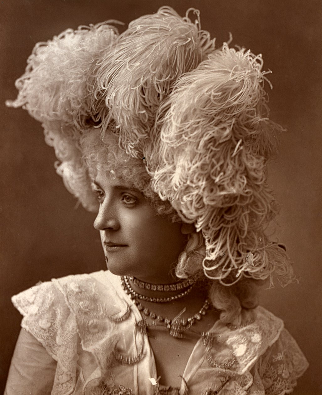 Miss Wadman, actriz británica de Ernest Barraud